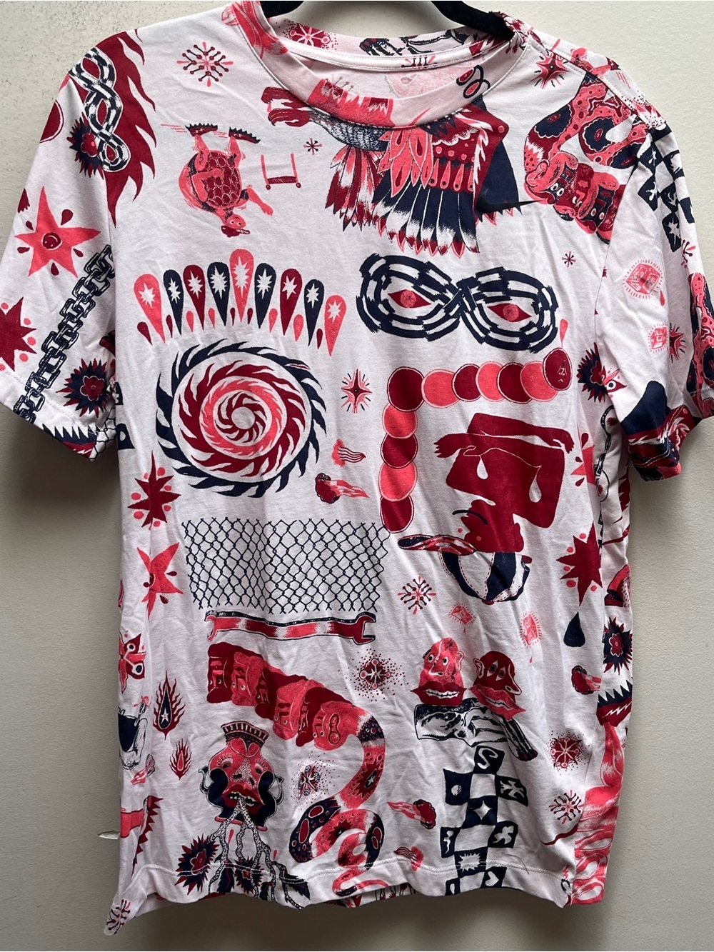 Nike DriFIT Wild Run Abstract Art Print Running Tee Cream Red Navy Size M